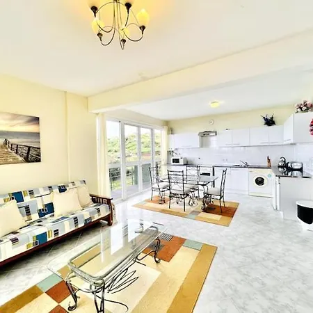 Guestready - Yellow House In The Mountain ゲストハウス 3*