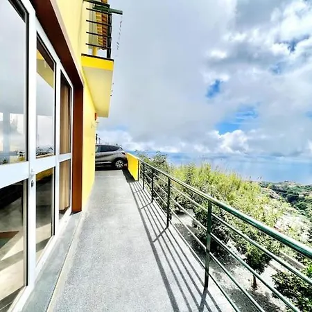 Pensjonat Guestready - Yellow House In The Mountain Ponta do Sol (Madeira)