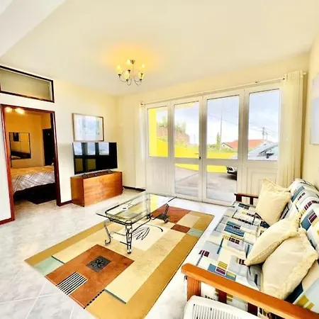 Guestready - Yellow House In The Mountain