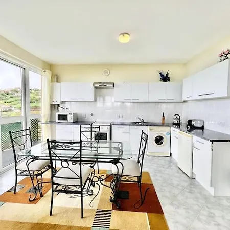 Guestready - Yellow House In The Mountain Pensjonat