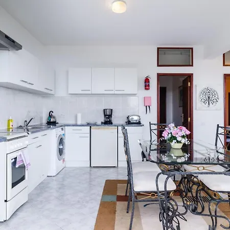 Guestready - Yellow House In The Mountain 3*