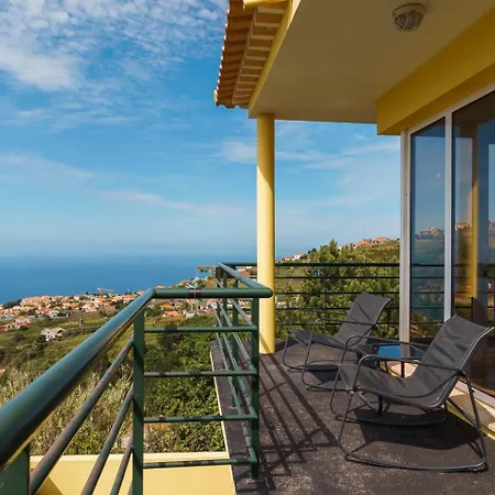 Pensjonat Guestready - Yellow House In The Mountain 3*