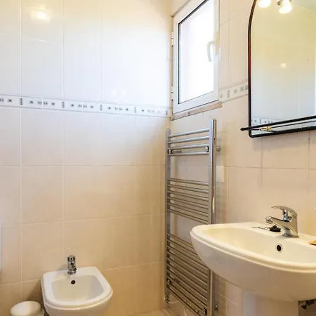 Guestready - Yellow House In The Mountain 3*