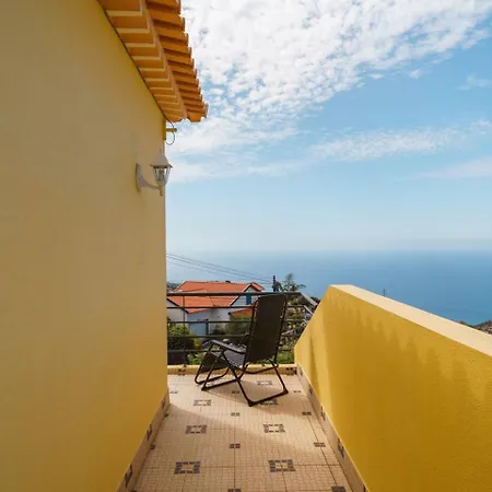 Guestready - Yellow House In The Mountain ポンタ・ド・ソル