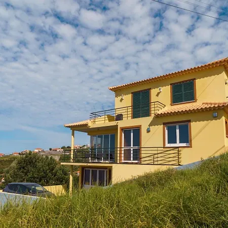 Guestready - Yellow House In The Mountain ゲストハウス