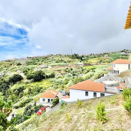 Гостевой дом Guestready - Yellow House In The Mountain