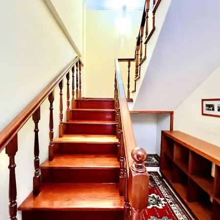 Maison d'hôtes Guestready - Yellow House In The Mountain *