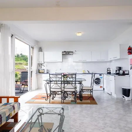 Guestready - Yellow House In The Mountain 3*