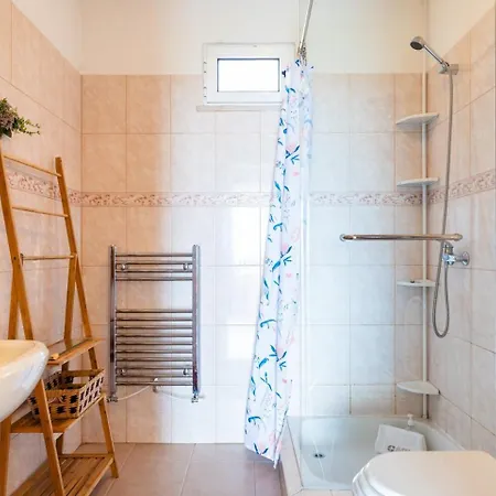 Guestready - Yellow House In The Mountain 3* Понта-ду-Сол