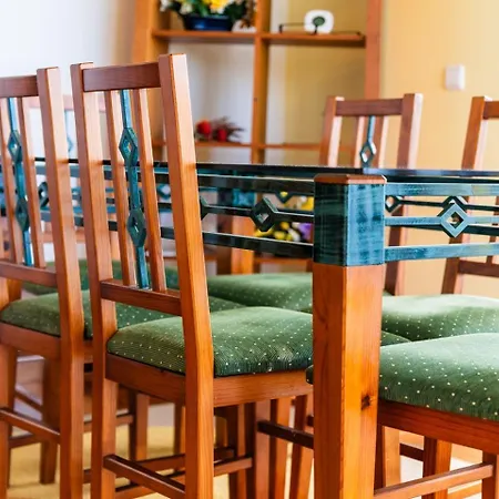 Pensionat Guestready - Yellow House In The Mountain 3*