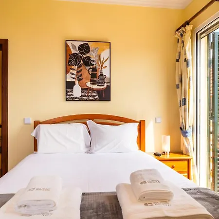 Guestready - Yellow House In The Mountain