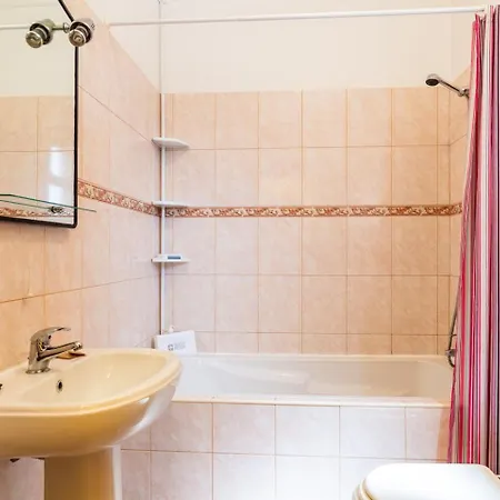 Guestready - Yellow House In The Mountain Гостевой дом Понта-ду-Сол