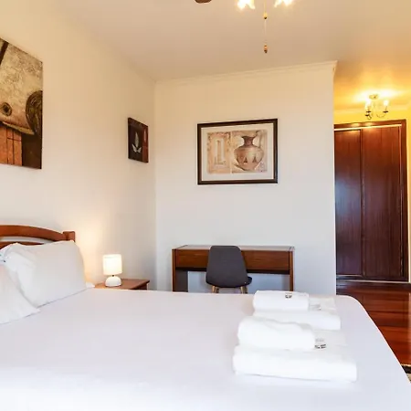 Guestready - Yellow House In The Mountain