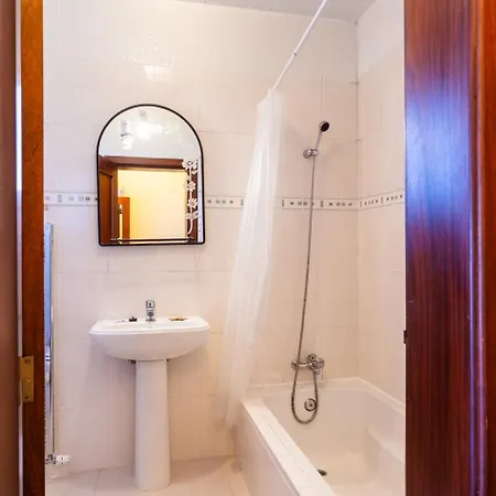 Maison d'hôtes Guestready - Yellow House In The Mountain *