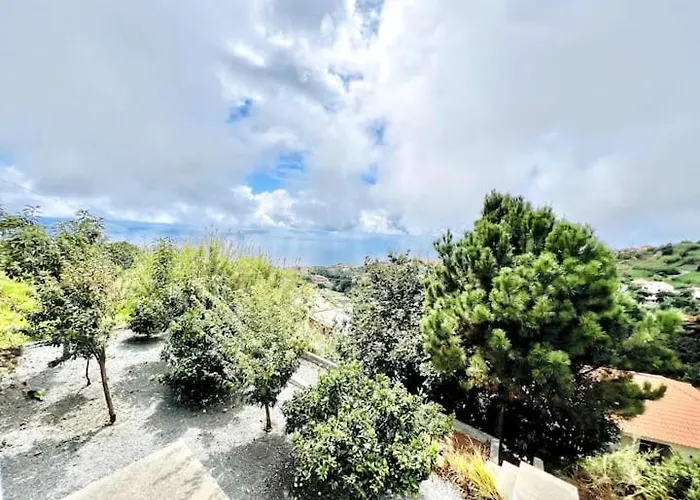 Guestready - Yellow House In The Mountain 3*