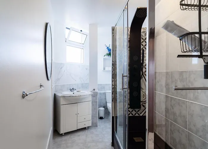 Guestready - Yellow House In The Mountain