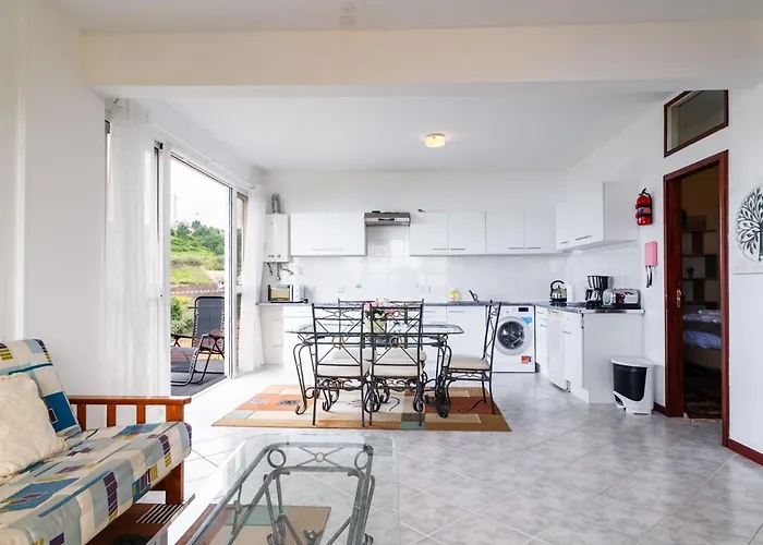 Guestready - Yellow House In The Mountain 3*