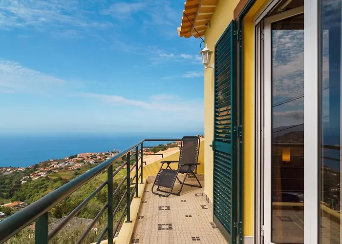 Guestready - Yellow House In The Mountain